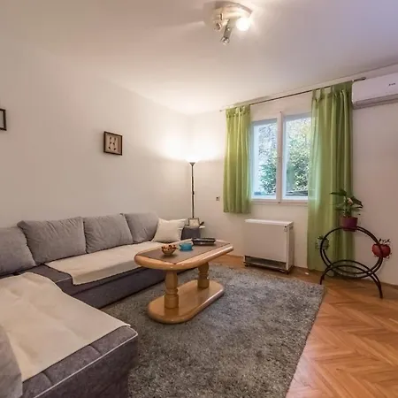 Chill Close 2 Stadium Apartment Belgrade